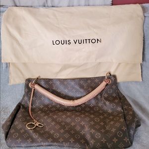 Louis Vuitton hobo bag